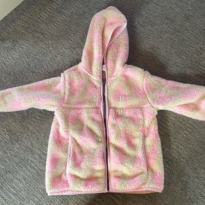 Hanna Andersson marshmallow fleece. Cream with pink hearts. Size 4